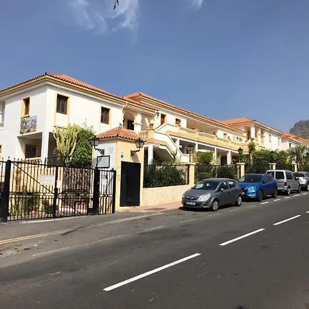 Family Apartment Ocean & Mountain Views & Heated Pool *