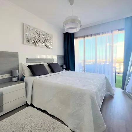Family Apartment Ocean & Mountain Views & Heated Pool