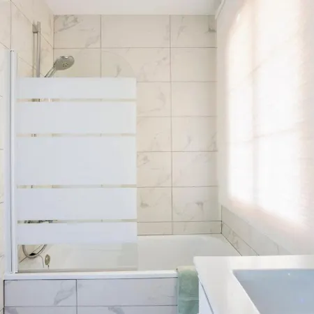 Family Apartment Ocean & Mountain Views & Heated Pool *